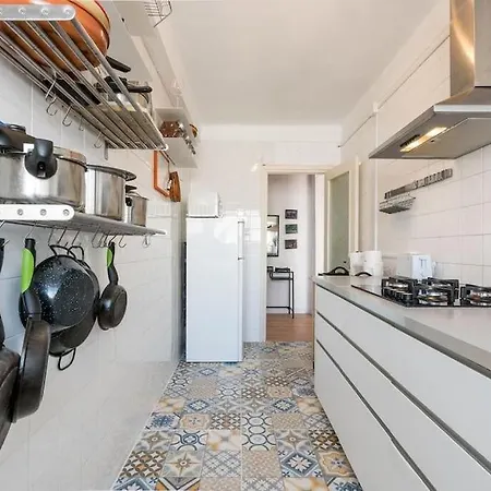 Views In Calm Center Appartement
